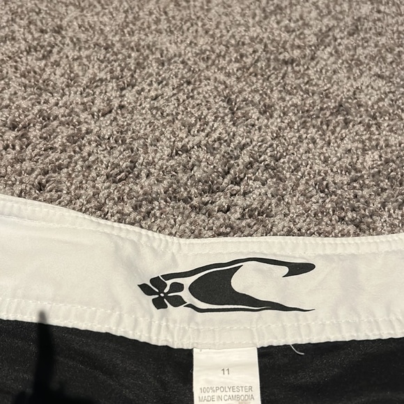 Womens oneil board shorts size 11 - Picture 3 of 3